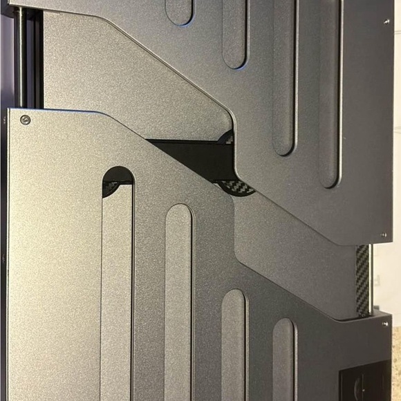 Maxfree F2 Triple Monitor Laptop Screen Extender - 14” - Picture 6 of 9